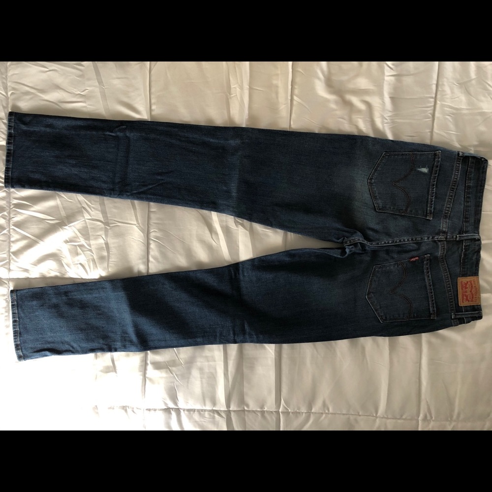 Levi’s mid rise skinny jeans 👖